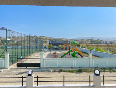 Kumbağ'da Park Karşısında Satılık İskanlı Sıfır Lüks 2+1 Daire