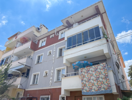 Kumbağ'da Pazar Sokağına Yakın Eşyalı Geniş 2+1 Satılık Daire