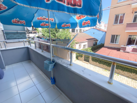 Kumbağ'da Pazar Sokağına Yakın Eşyalı Geniş 2+1 Satılık Daire