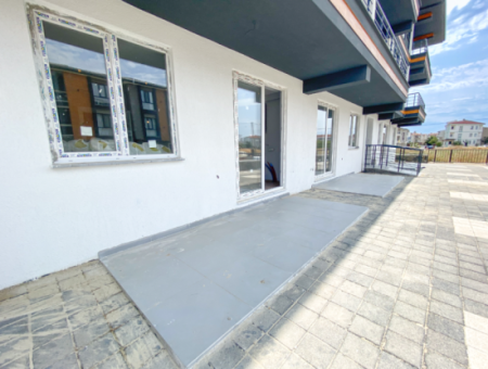 Kumbağ Deniz Tarafında Havuzlu Sitede Satılık Lüks 1+1 Daireler