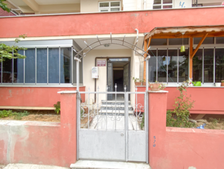 Kumbağ Merkezi Konumda Geniş Balkonlu Eşyalı 2+1 Satılık Daire