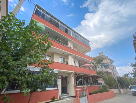 Kumbağ Merkezi Konumda Geniş Balkonlu Eşyalı 2+1 Satılık Daire