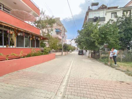 Kumbağ Merkezi Konumda Geniş Balkonlu Eşyalı 2+1 Satılık Daire
