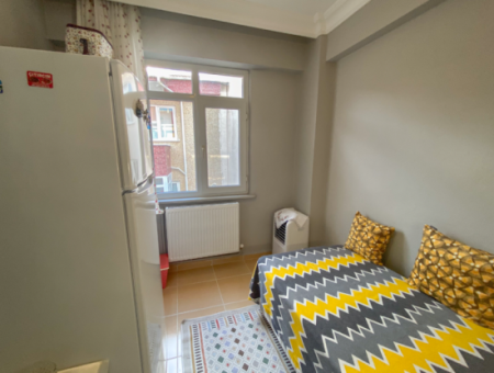 Kumbağ Merkezi Konumda Geniş Balkonlu Eşyalı 2+1 Satılık Daire