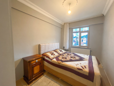 Kumbağ Merkezi Konumda Geniş Balkonlu Eşyalı 2+1 Satılık Daire