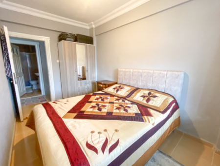 Kumbağ Merkezi Konumda Geniş Balkonlu Eşyalı 2+1 Satılık Daire