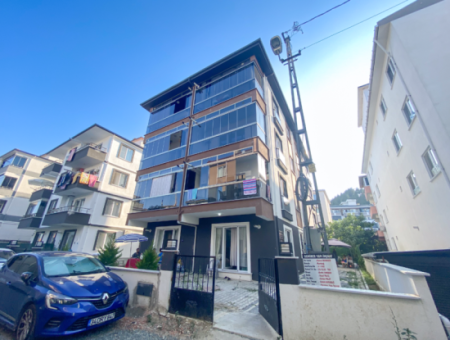Kumbağ Pazar Sokağına Yakın Yeni Binada Eşyalı Bahçeli Satılık 1+1 Daire