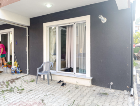 Kumbağ Pazar Sokağına Yakın Yeni Binada Eşyalı Bahçeli Satılık 1+1 Daire