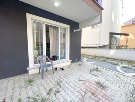 Kumbağ Pazar Sokağına Yakın Yeni Binada Eşyalı Bahçeli Satılık 1+1 Daire