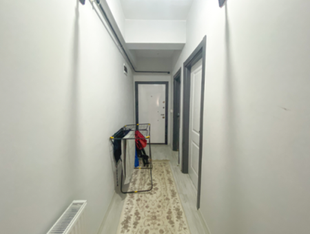 Kumbağ Pazar Sokağına Yakın Yeni Binada Eşyalı Bahçeli Satılık 1+1 Daire