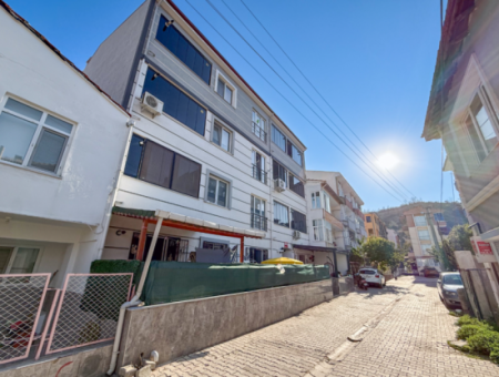 Kumbağ Pazar Sokağına Yakın Geniş Eşyalı 2+1 Kiralık Daire
