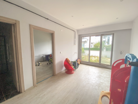Havuzlu Aquaparklı Güvenlikli Site İçinde Satılık Bahçeli 1+1 Daire