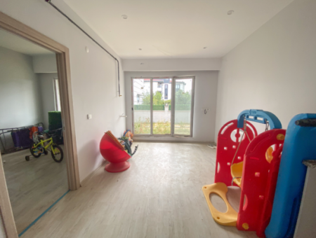 Havuzlu Aquaparklı Güvenlikli Site İçinde Satılık Bahçeli 1+1 Daire
