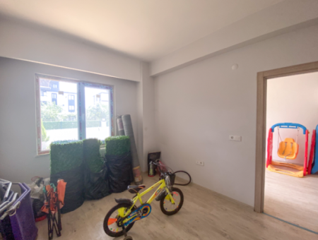 Havuzlu Aquaparklı Güvenlikli Site İçinde Satılık Bahçeli 1+1 Daire
