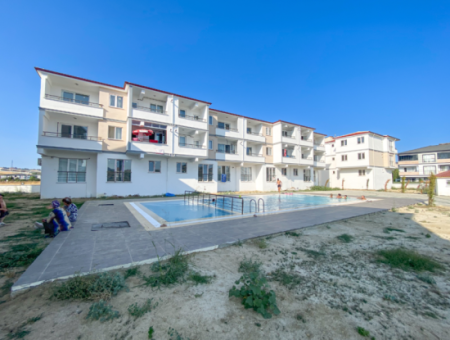 Kumbağ'da Havuzlu Site İçerisinde Eşyalı Kiralık 1+1 Daire