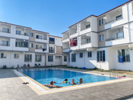 Kumbağ'da Havuzlu Site İçerisinde Eşyalı Kiralık 1+1 Daire