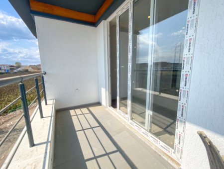 Kumbağ Havuzlu Sitede Denize Yakın Satılık Lüks 1+1 Daireler