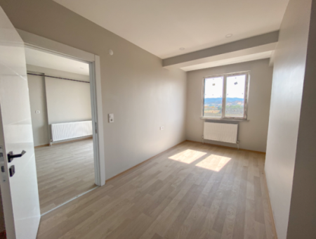 Kumbağ Havuzlu Sitede Denize Yakın Satılık Lüks 1+1 Daireler