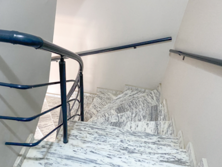 Kumbağ Havuzlu Sitede Denize Yakın Satılık Lüks 1+1 Daireler
