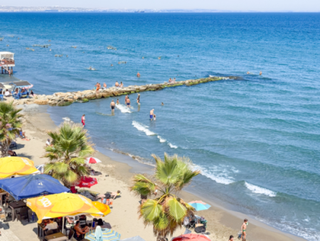 Kumbağ Sahil Kordonunda Panoramik Deniz Manzaralı 1+1 Kiralık