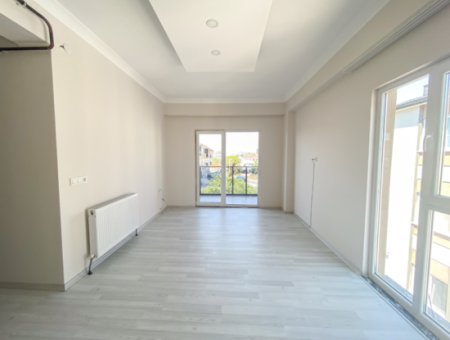 Kumbağ Havuzlu Sitede Denize Yakın Kiralık 2+1 Sıfır Daireler