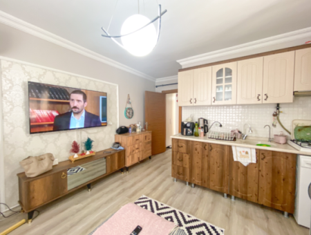 Kumbağ'da Merkezi Konumda Asansörlü İskanlı Satılık 2+1 Daire