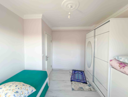 Kumbağ'da Caddenin Deniz Tarafında Eşyalı 2+1 Kiralık Daire