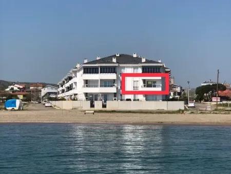 Kumbağ Denize Sıfır Havuzlu Satılık Yazlık