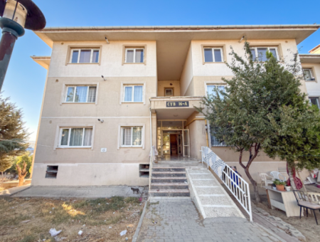 Karadeniz Mahallesinde Toki Konutlarında İskanlı Satılık 2+1 Daire 