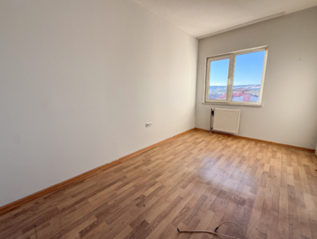 Karadeniz Mahallesinde Toki Konutlarında İskanlı Satılık 2+1 Daire 