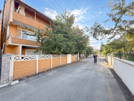 Kumbağ Caddenin Deniz Tarafında 5+1 Tripleks Saunalı Villa