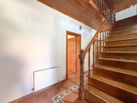 Kumbağ Merkezde Satılık 3+1 Villa Ve 300 M2 İmarlı Arsası