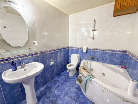 Kumbağ Merkezde Satılık 3+1 Villa Ve 300 M2 İmarlı Arsası