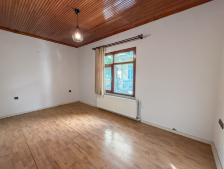 Kumbağ Merkezde Satılık 3+1 Villa Ve 300 M2 İmarlı Arsası