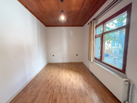 Kumbağ Merkezde Satılık 3+1 Villa Ve 300 M2 İmarlı Arsası