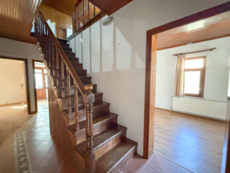 Kumbağ Merkezde Satılık 3+1 Villa Ve 300 M2 İmarlı Arsası