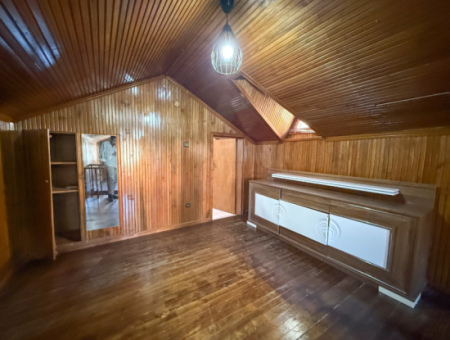 Kumbağ Merkezde Satılık 3+1 Villa Ve 300 M2 İmarlı Arsası
