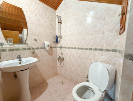 Kumbağ Merkezde Satılık 3+1 Villa Ve 300 M2 İmarlı Arsası