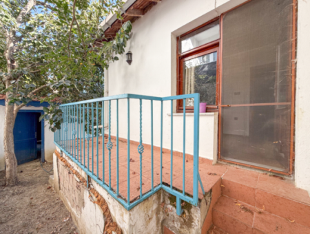 Kumbağ Merkezde Satılık 3+1 Villa Ve 300 M2 İmarlı Arsası
