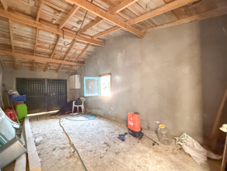 Kumbağ Merkezde Satılık 3+1 Villa Ve 300 M2 İmarlı Arsası