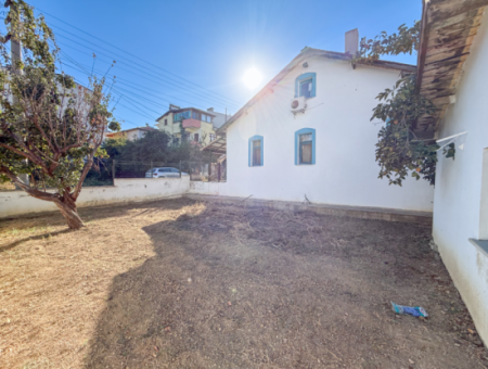Kumbağ Merkezde Satılık 3+1 Villa Ve 300 M2 İmarlı Arsası