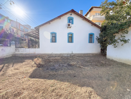 Kumbağ Merkezde Satılık 3+1 Villa Ve 300 M2 İmarlı Arsası