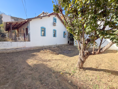 Kumbağ Merkezde Satılık 3+1 Villa Ve 300 M2 İmarlı Arsası