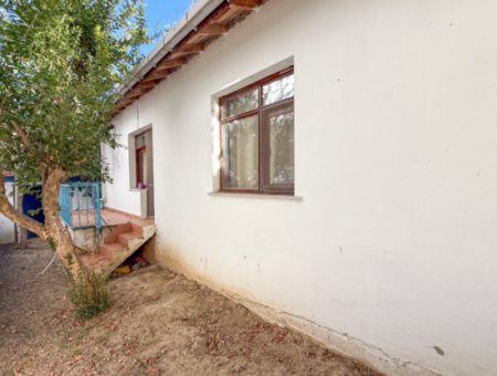 Kumbağ Merkezde Satılık 3+1 Villa Ve 300 M2 İmarlı Arsası