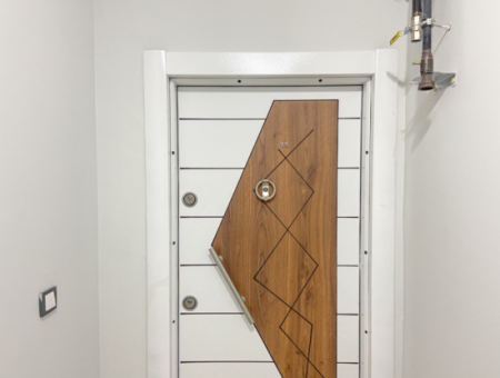 Kumbağ'da Cadde Üzerinde Geniş Oturuma Hazır Kiralık Sıfır 2+1