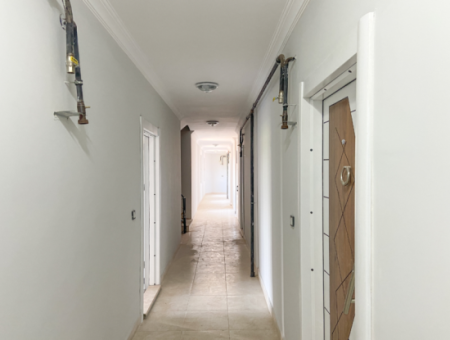 Kumbağ'da Cadde Üzerinde Geniş Oturuma Hazır Kiralık Sıfır 2+1