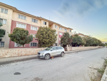 Karadeniz Mahallesi Toki Konutlarında İskanlı Satılık 1+1 Daire