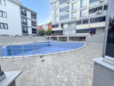 Kumbağ'da Havuzlu Site İçerisinde Asansörlü Eşyalı Kiralık 2+1 Daire