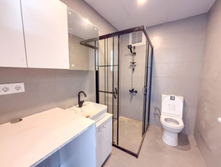 Kumbağ Havuzlu Sitede Denize Yakın Kiralık Lüks 1+1 Daire