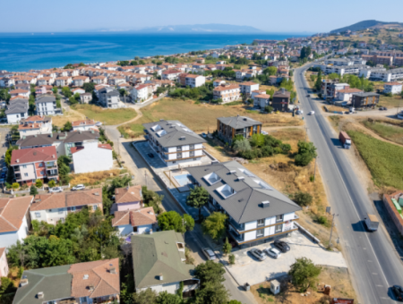 Kumbağ Deniz Tarafında Havuzlu Sitede Satılık Lüks 2+1 Daireler